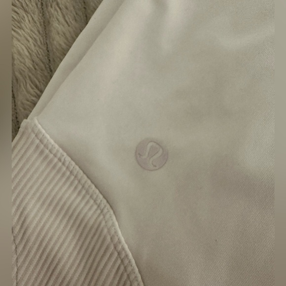 White Lululemon leggings - Picture 3 of 3